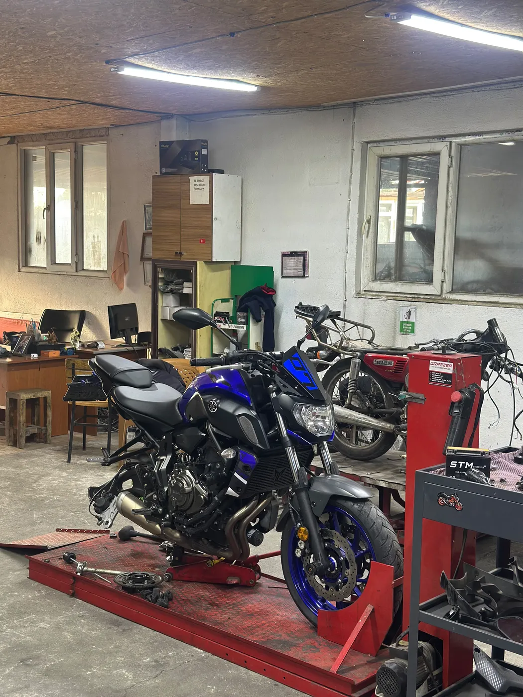 Yamaha MT-07 on the lift at Kral Motor